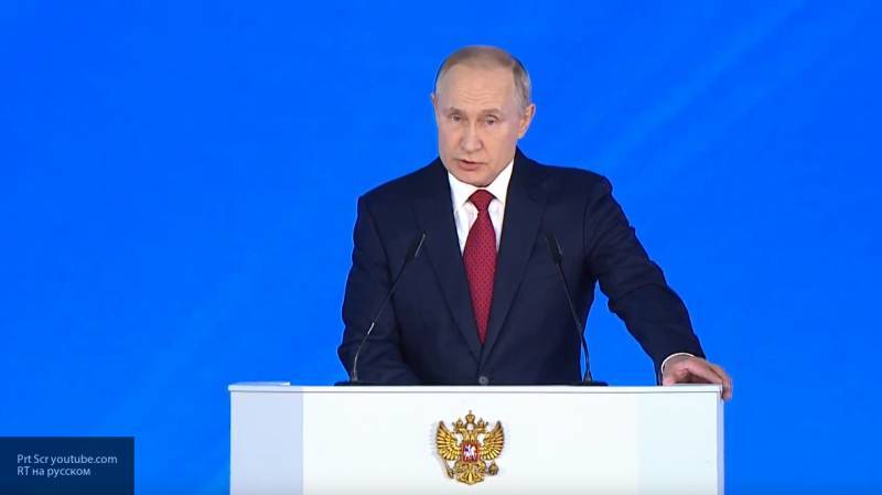 Путин предложил расширять практику социального контракта