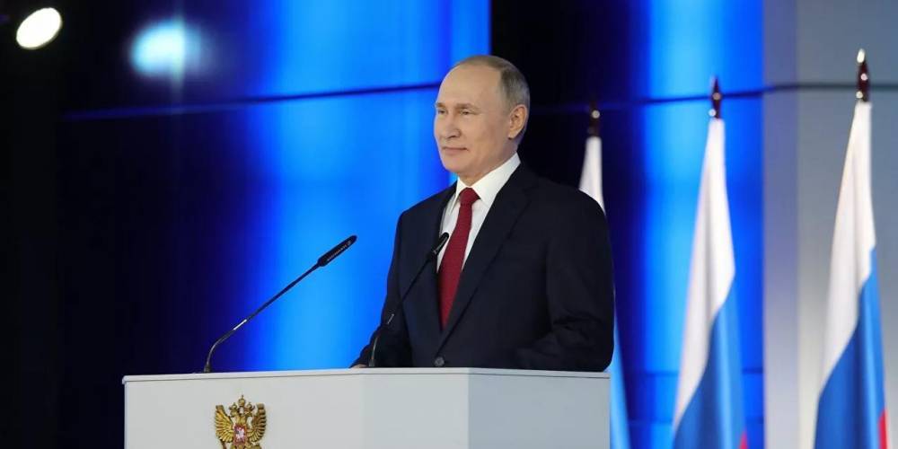 Путин предложил давать маткапитал за первого ребенка