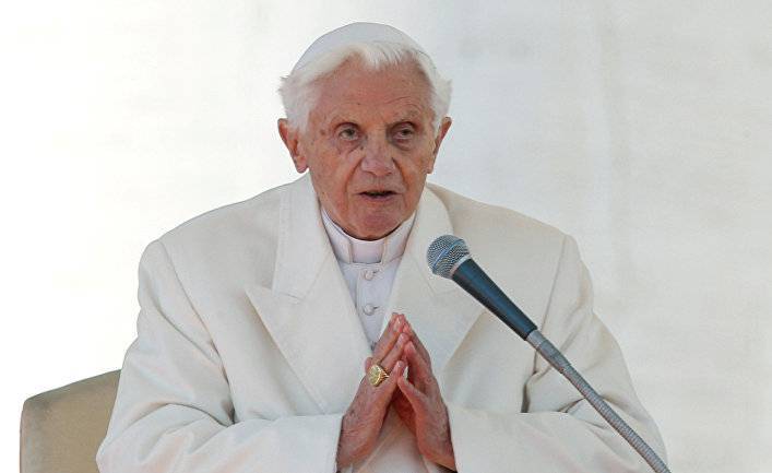 Le Figaro (Франция): целибат священников — предупреждение Бенедикта XVI