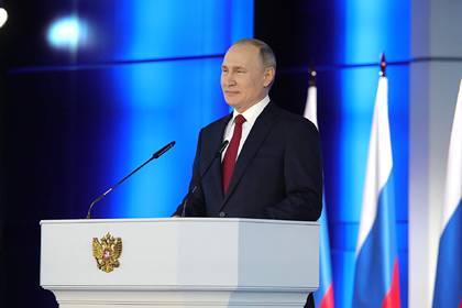 Путин поручил ежегодно увеличивать количество бюджетных мест в вузах