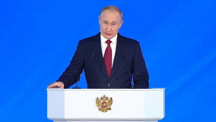 Путин заявил, что условия для занятия творчеством в России должны быть современными