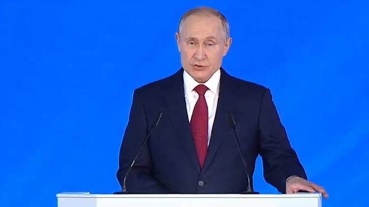 Повышение уровня доходов россиян – важнейшая задача правительства и ЦБ, заявил Путин