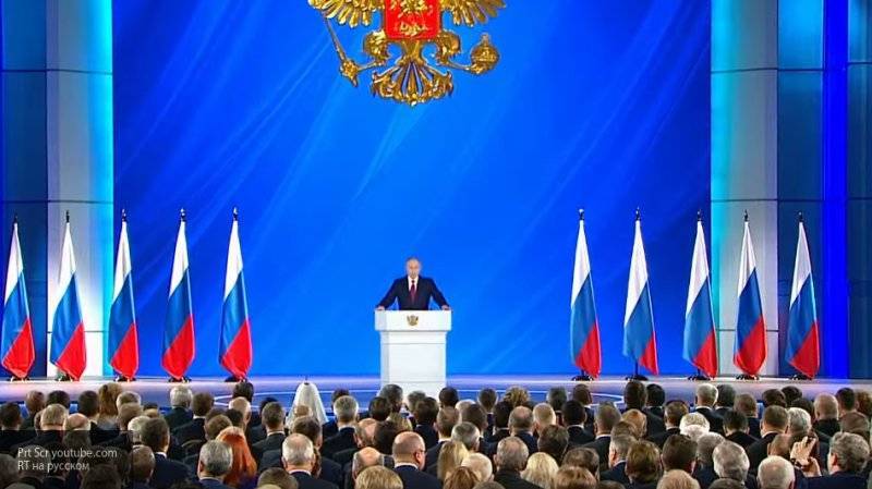 Путин заявил, что в России нет необходимости принятия новой Конституции