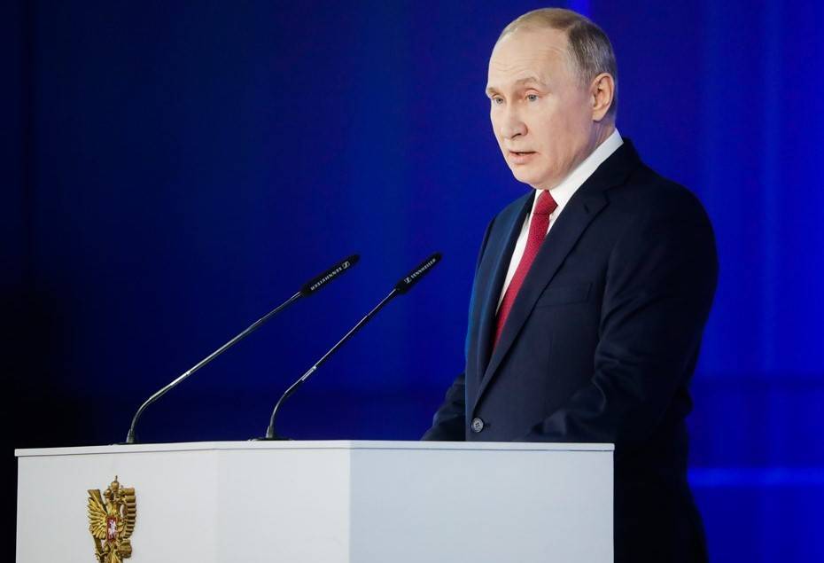 Перебои с поставками лекарств в регионах не должны повториться, заявил Путин