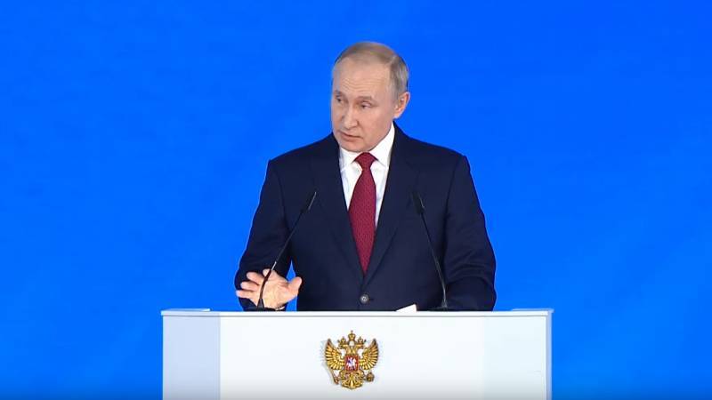 Путин призвал к запрету иностранного гражданства на руководящих постах в госорганах России
