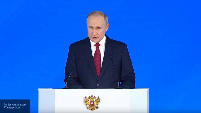 Путин заявил о необходимости закрепить в Конституции принципы единой власти
