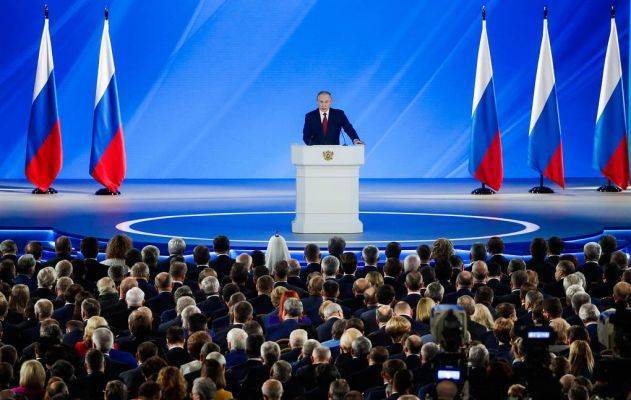 Путин: Россия — это не только те, кто сидит в зале