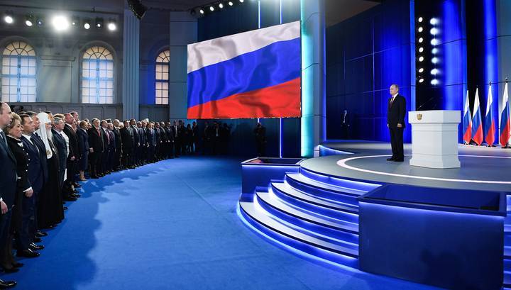 В Конституции надо закрепить принцип единой системы публичной власти, считает Путин