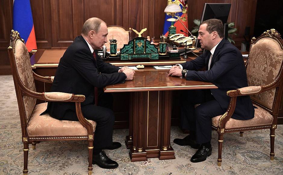 Путин и Медведев обсудили реализацию послания Федеральному собранию