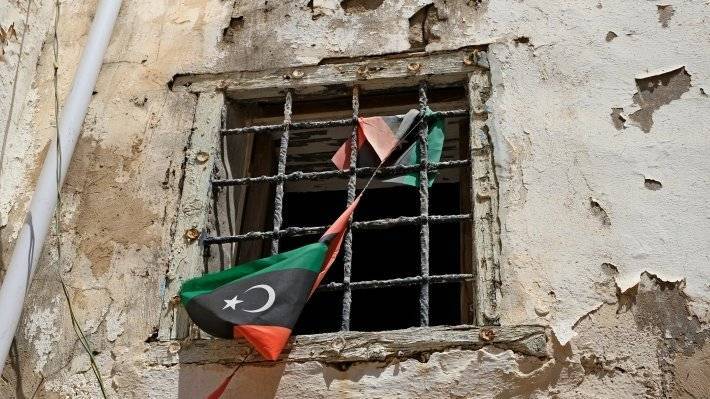 Несколько школ заработали в подконтрольных ПНС районах Триполи благодаря перемирию