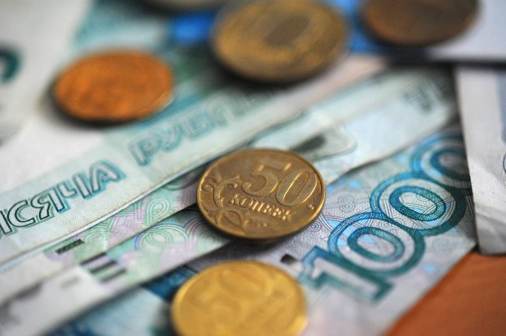 Курс рубля упал на 20 копеек после сообщения об отставке правительства