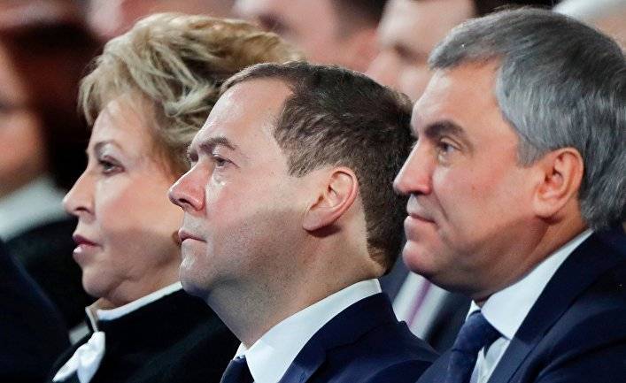 The Independent (Великобритания): Дмитрий Медведев и российское правительство уходят в отставку, Путин назначил премьер-министра в Совет безопасности