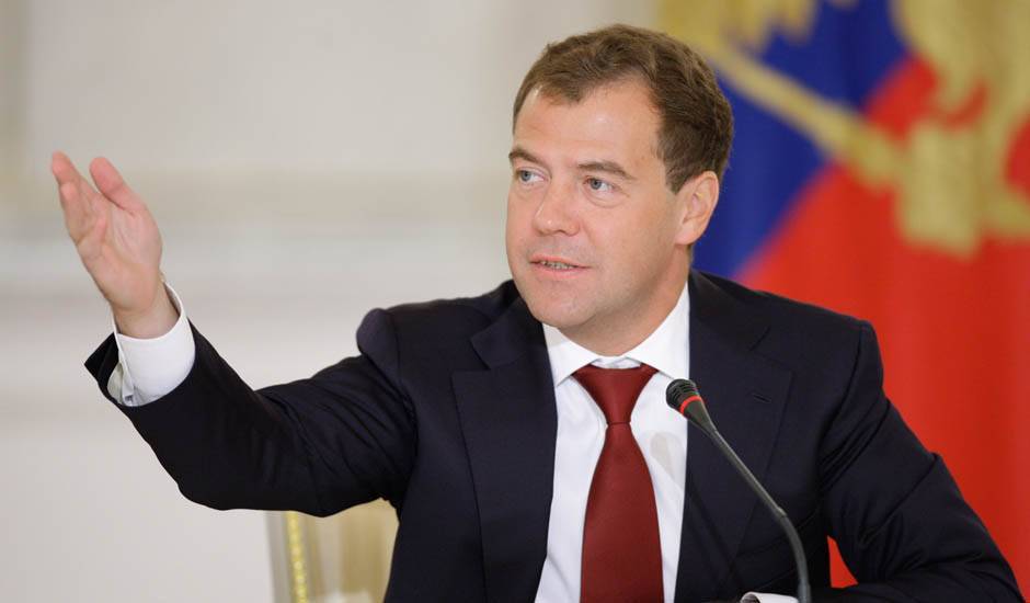 Дмитрий Медведев после послания президента объявил об отставке правительства