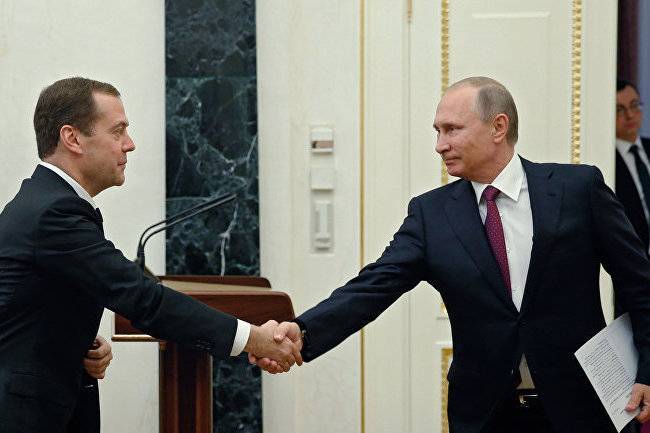 Путин и Медведев застали весь мир врасплох - эксперт