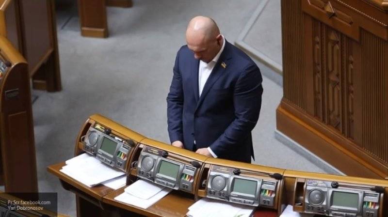Депутат Рады Илья Кива занимался просмотром пикантных фото во время заседания