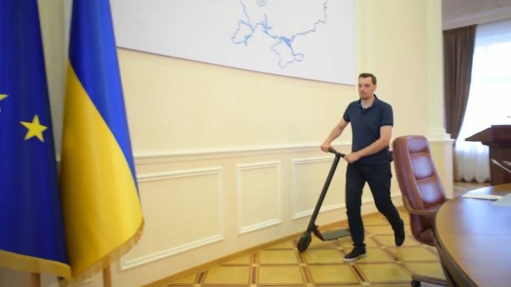 Новый кассетный скандал на Украине: Прослушка премьера-«соросёнка»