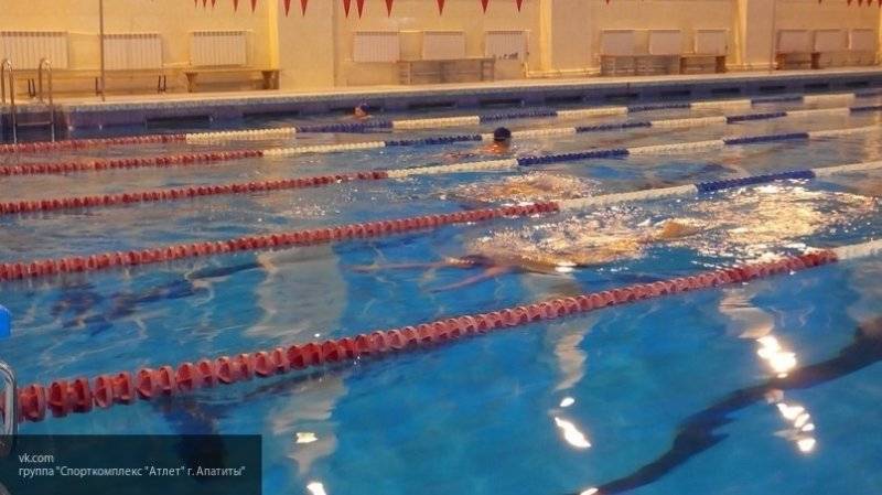 Десятилетний мальчик едва не утонул в бассейне в Ленобласти, школьник госпитализирован