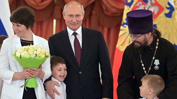 В РПЦ прокомментировали предложения Путина по поддержке семьи
