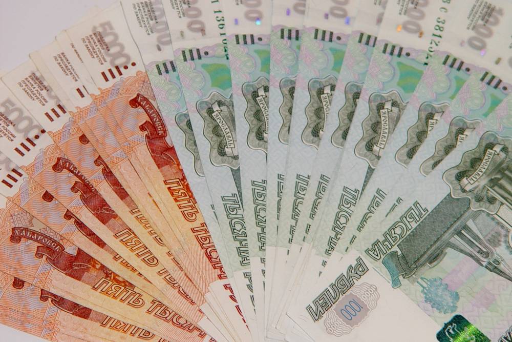 Экономист предсказал падение курса российской валюты до 200 рублей за доллар