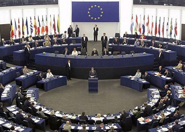 В Европарламенте обвинили российские власти в "искажении" истории Второй мировой