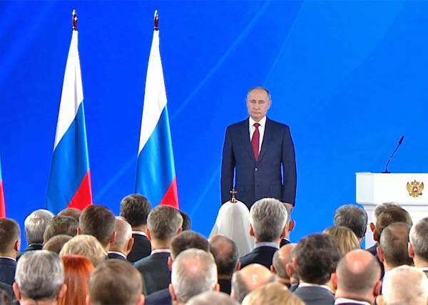 Путин призвал внимательно отнестись к определению статуса Госсовета