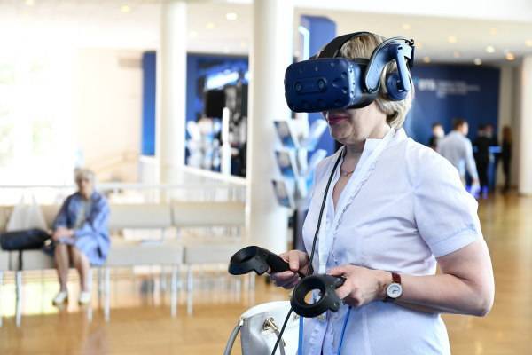 В Петербурге теперь можно купить настоящую квартиру с помощью виртуальной реальности