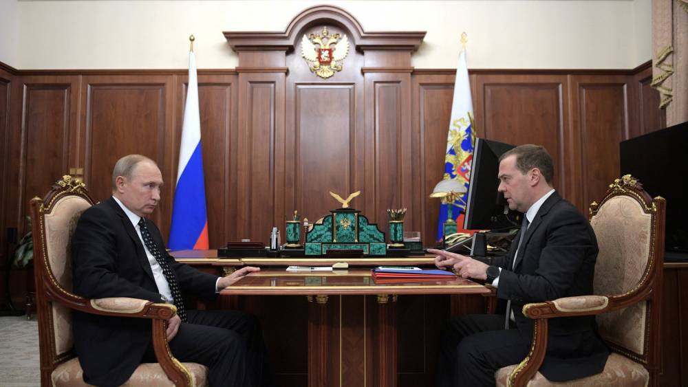 Путин утвердил Медведева на должность зампреда Совбеза РФ
