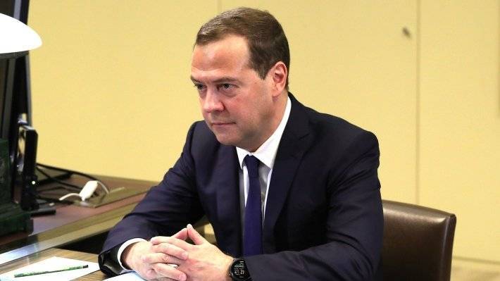 Медведев заявил, что поставленные Путиным задачи требуют новых подходов