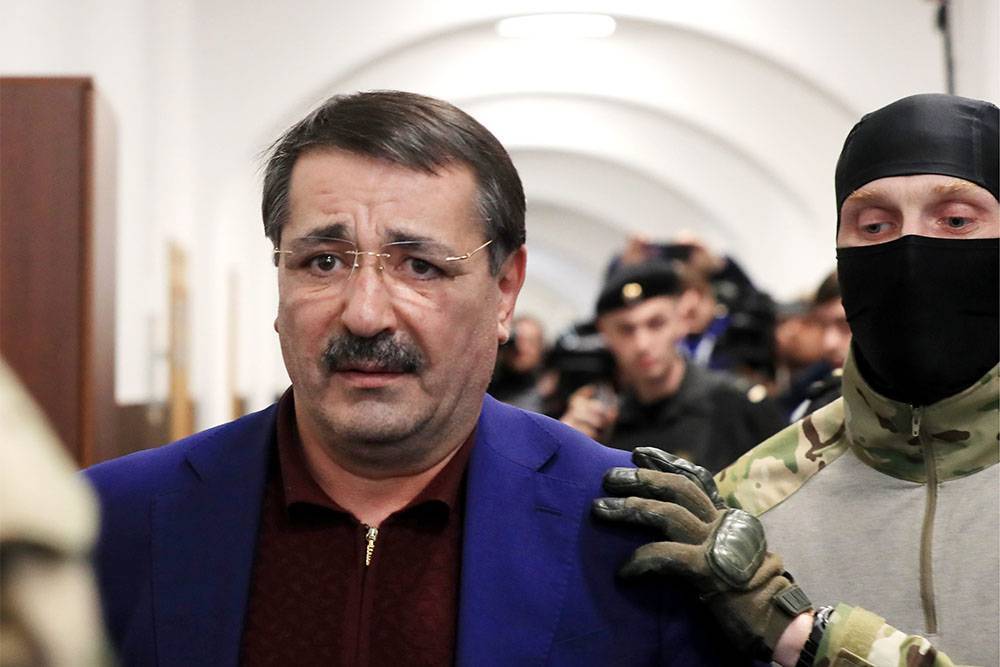 Бывшего вице-премьера Дагестана осудили на 4,5 года по делу о растрате