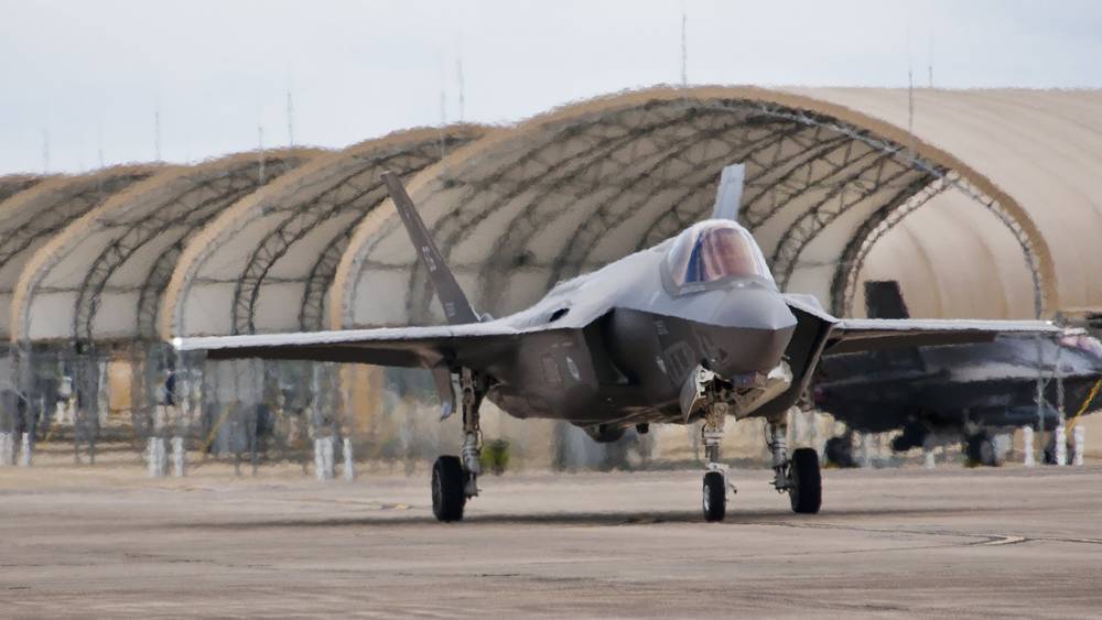 Польша укрепляет свою обороноспособность не самыми лучшими самолетами F-35