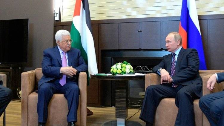 Аббас собирается обсудить с Путиным ситуацию в Ливии и Сирии