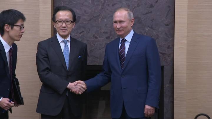 Президент Путин провел официальную встречу с главой Совбеза Японии