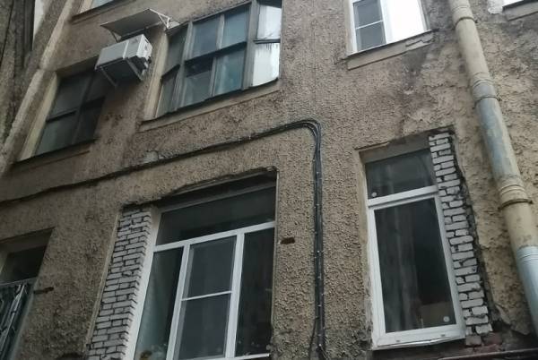 За сломанную несущую стену в доме Кончиелова владельца хостела могут оштрафовать на 1,5 млн рублей
