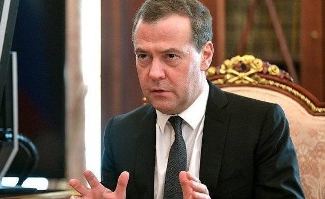 Перед отставкой Медведев выделил 127 млрд рублей на строительство атомного ледокола