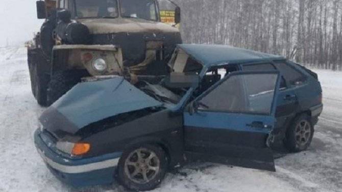 В Башкирии в результате ДТП с грузовиком погиб мужчина