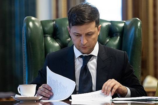 Выбрать нового премьера Зеленскому помогут зарубежные консультации