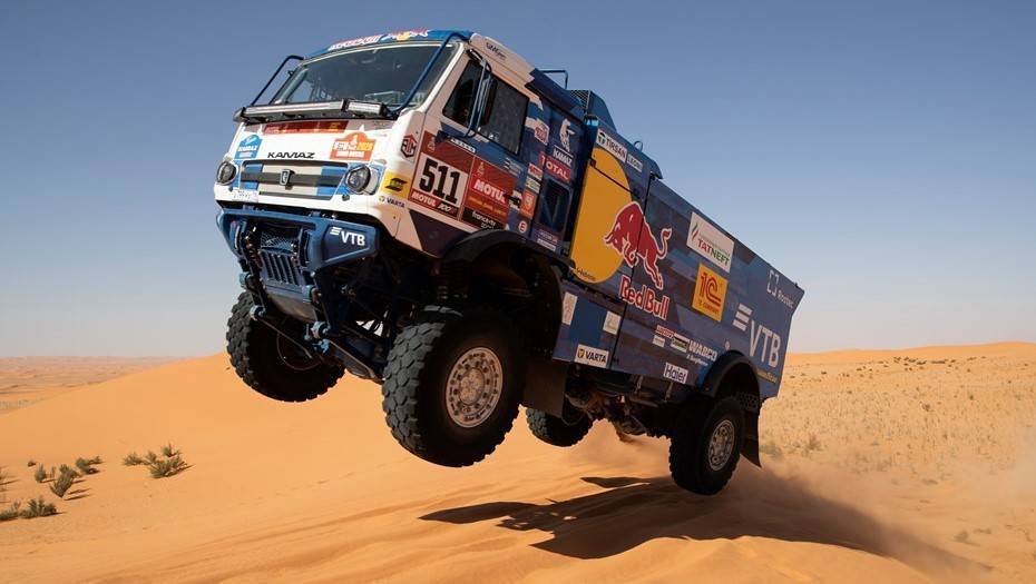 Экипаж Каргинова выиграл "Дакар-2020" в классе грузовиков