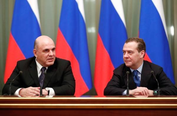 Мишустин и Медведев обратились к членам правительства после беседы тет-а-тет