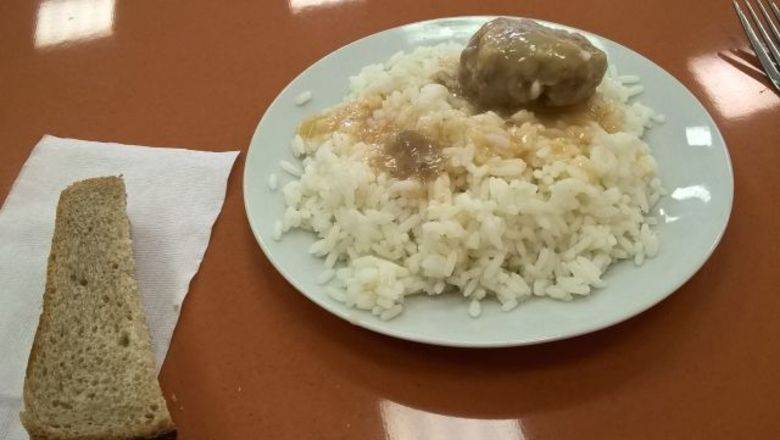 В Красноярском крае дети начали массово бойкотировать школьные обеды