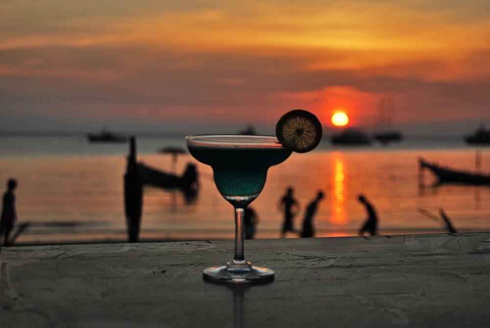 Власти Балеарских островов ограничили употребление алкоголя в туристических зонах