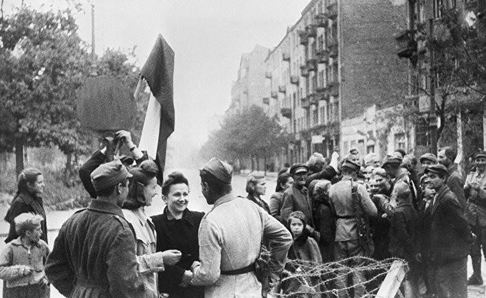 Польский историк: в этот день освобождения Варшавы не было, лишь сменился оккупант (DGP)