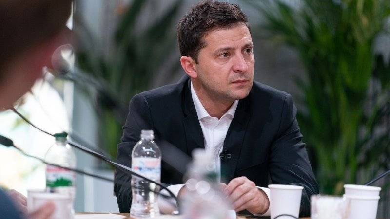 Зеленский потребовал за две недели выявить организаторов «прослушки» заседания Гончарука