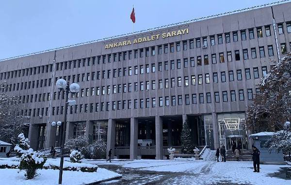 Суд Анкары оставил под стражей обвиняемых по делу об убийстве посла России