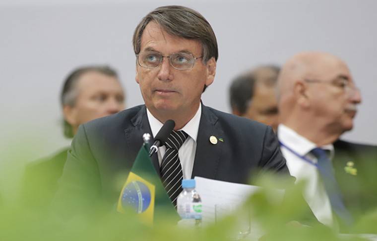 Президент Бразилии уволил чиновника за отсылки к Геббельсу в выступлении