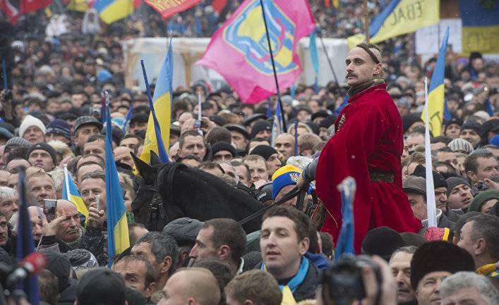 Новое время (Украина): несчастный украинец, которому все должны