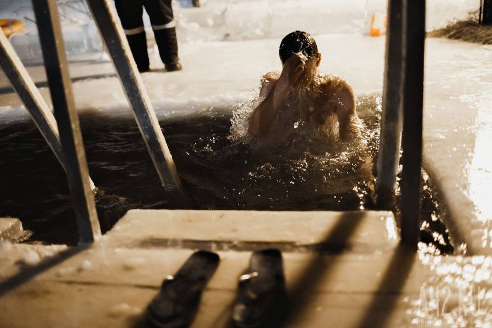 Из-за тёплой погоды в Новокузнецке откроют всего одну площадку для крещенских купаний
