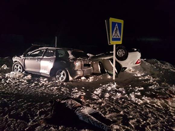 В ЯНАО при столкновении двух авто погибли три человека