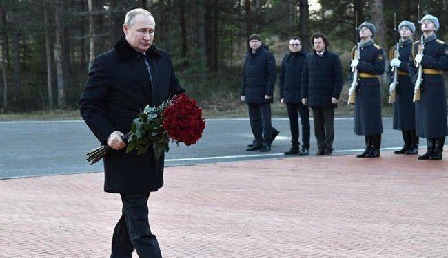 Путин возложил цветы на Невском пятачке в честь прорыва блокады Ленинграда