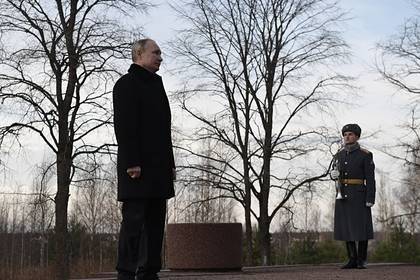 Путин посетил посвященную войне трехмерную панораму в Петербурге