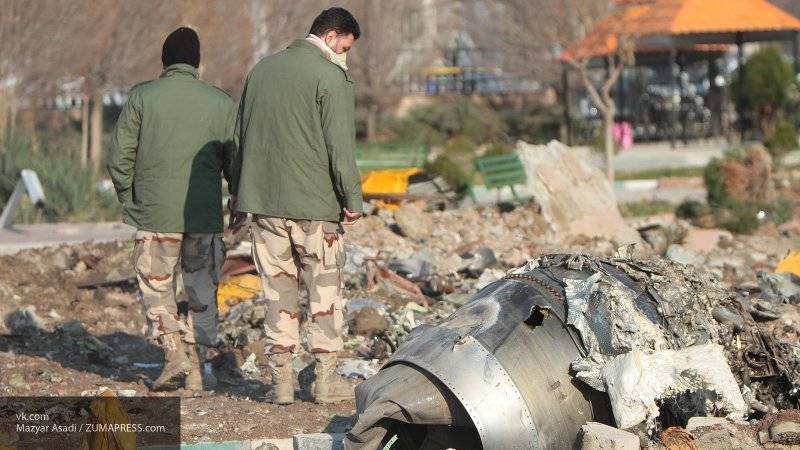 Reuters сообщает, что черные ящики упавшего под Тегераном "Боинга-737" отправят на Украину